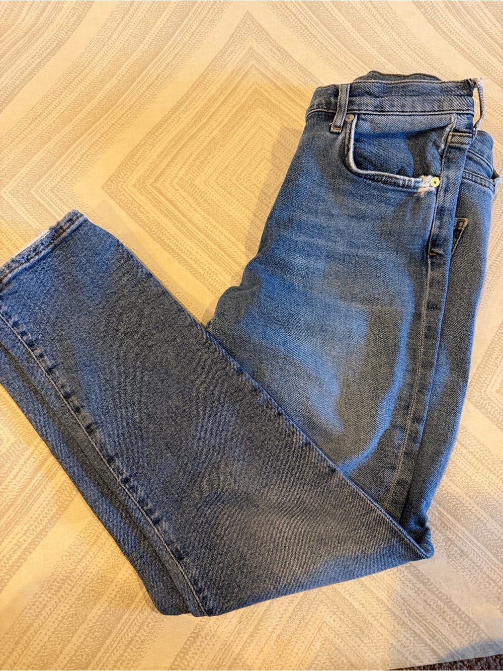 AGOLDE Toni Mid Rise Slim Fit Jeans Size 28 Medium Wash Distressed Frayed Ankle